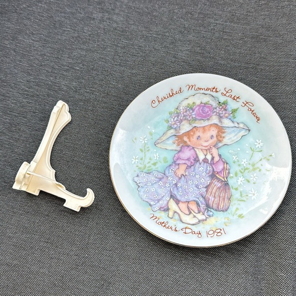 ๐Vintage AVON 1981 Motherโs Day Plate Cherished Moments Exclusively From Japan - Picture 5 of 9